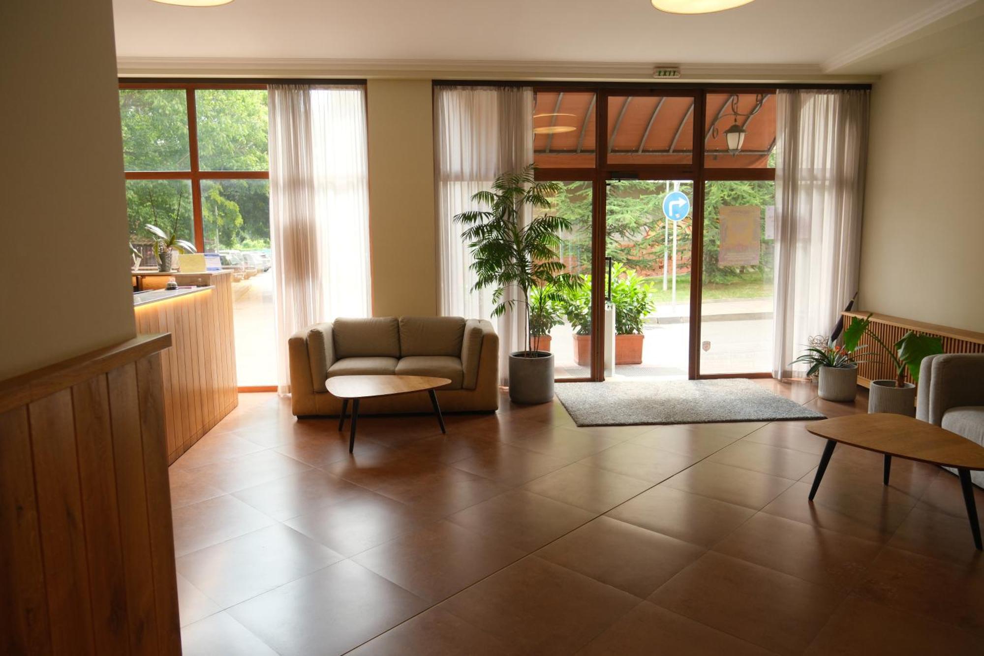 Family Hotel Ramira Kyustendil Extérieur photo